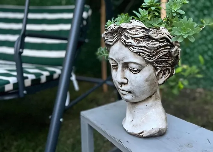 Garden House & Private House With Garden アパート