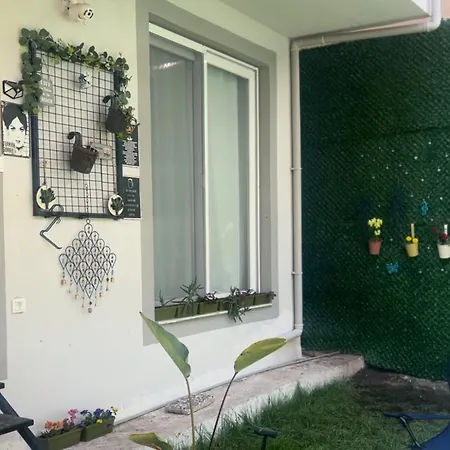 Garden House & Private House With Garden 페티예